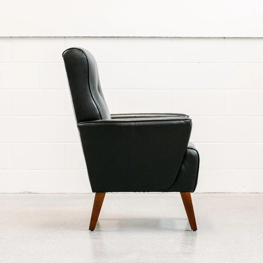 Lily leather armchair in settler black